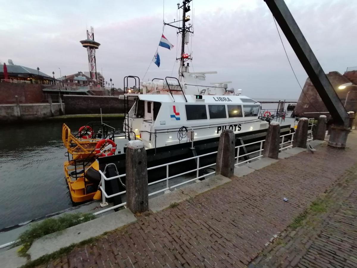 Bed and Breakfast De Notenbalk Aan Zee Флиссинген Экстерьер фото